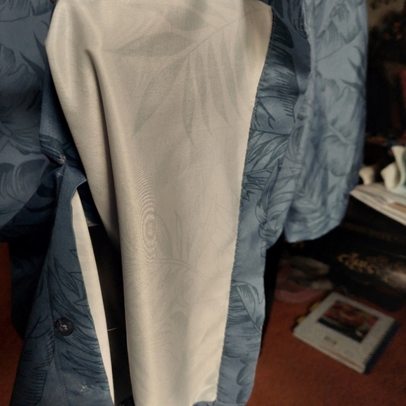 Arnold Palmer Men's Easy Care Short Sleeve Shirt - Picture 6 of 10